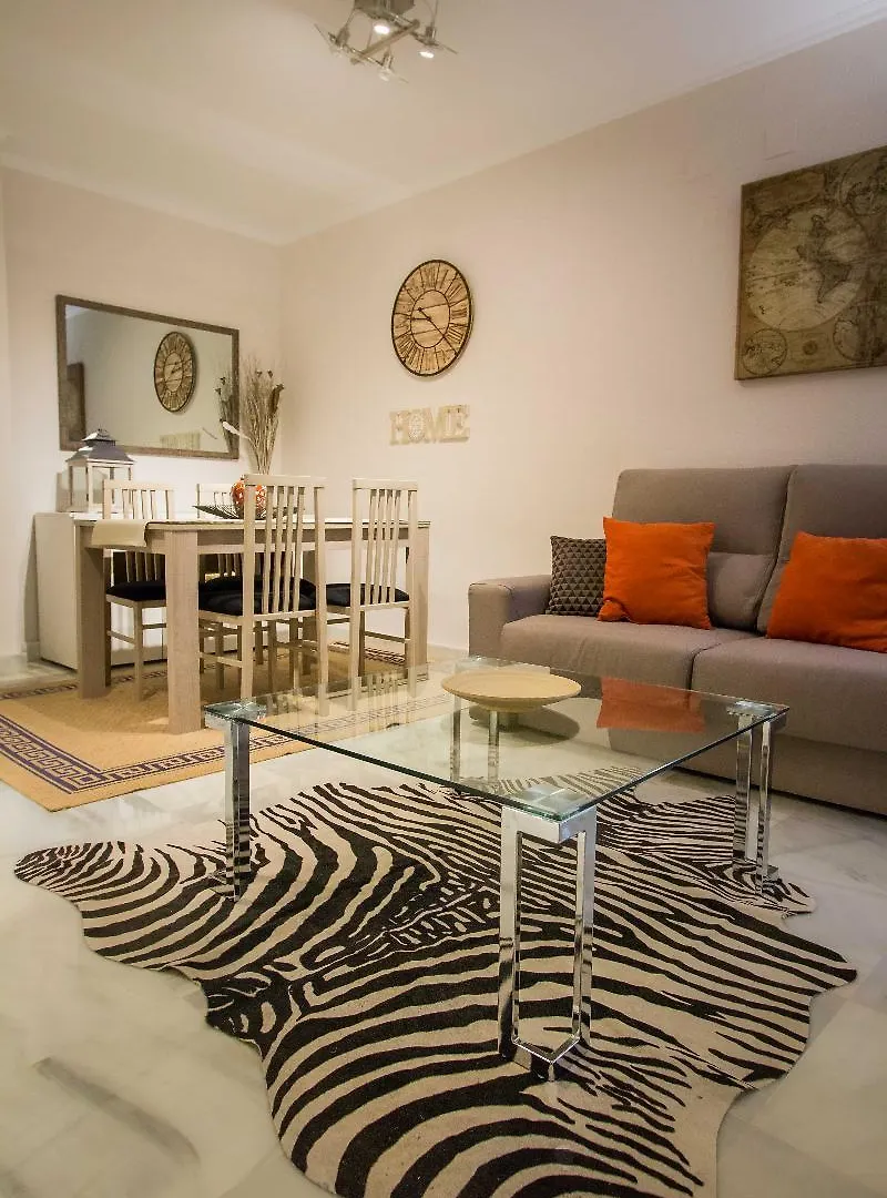 Holidays2Malaga Suites Apartment